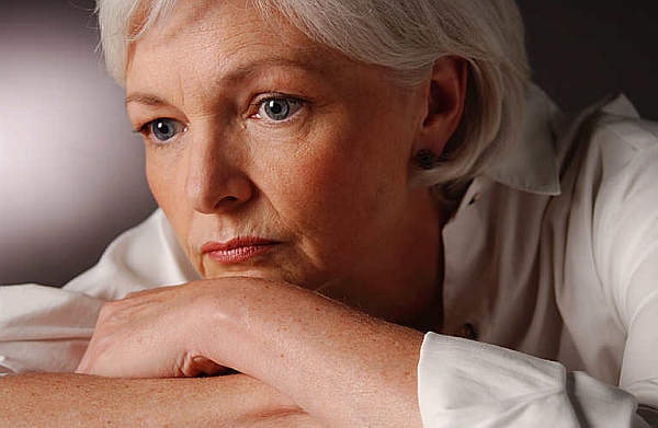 Преждевременная менопауза может быть связана с социальным статусом и вредными привычками