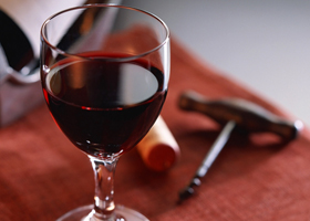 Красное вино противостоит инфаркту