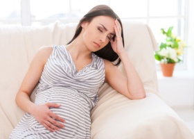 Почему кровоточат десны при беременности?